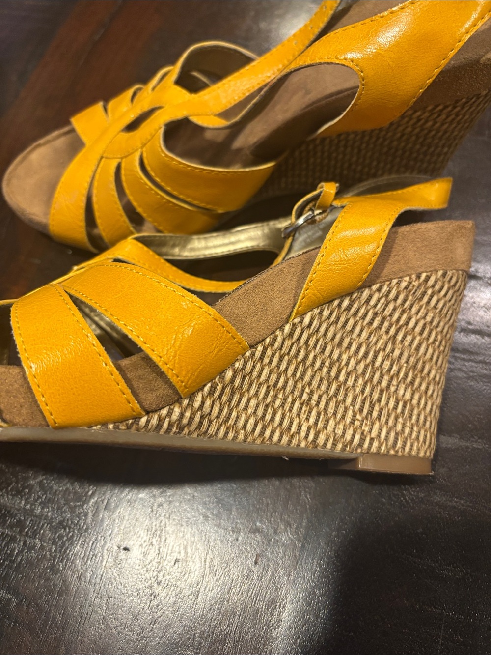 Aerosoles Mustard Yellow Strappy Wedge Sandals Size 8 Boho Comfort - Picture 4 of 6